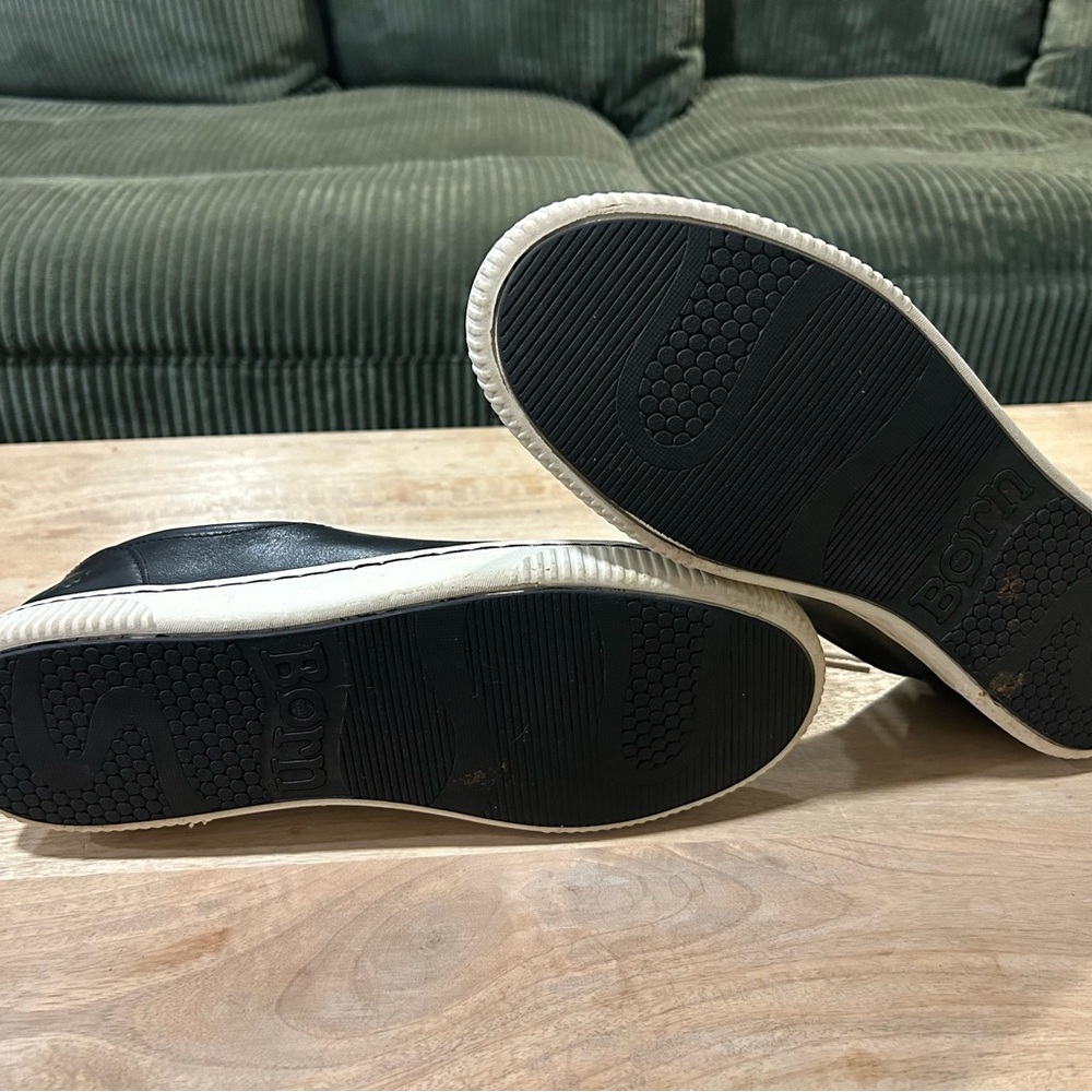 Born | Black Leather Sneakers | Zipper Accents | Women’s 10M - Picture 4 of 4